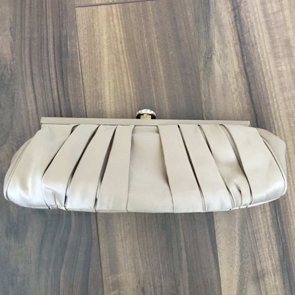 Gold clutch